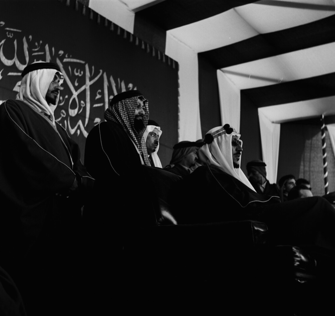 الملك سعود بن عبدالعزيز أثناء زيارته للظهران