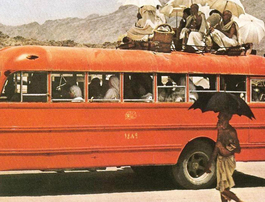 سيارة "اللوري" تحمل الحجاج